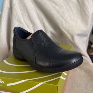 Clark’s in Motion Women's Black Leather Mules Work Shoes Size 7.5M